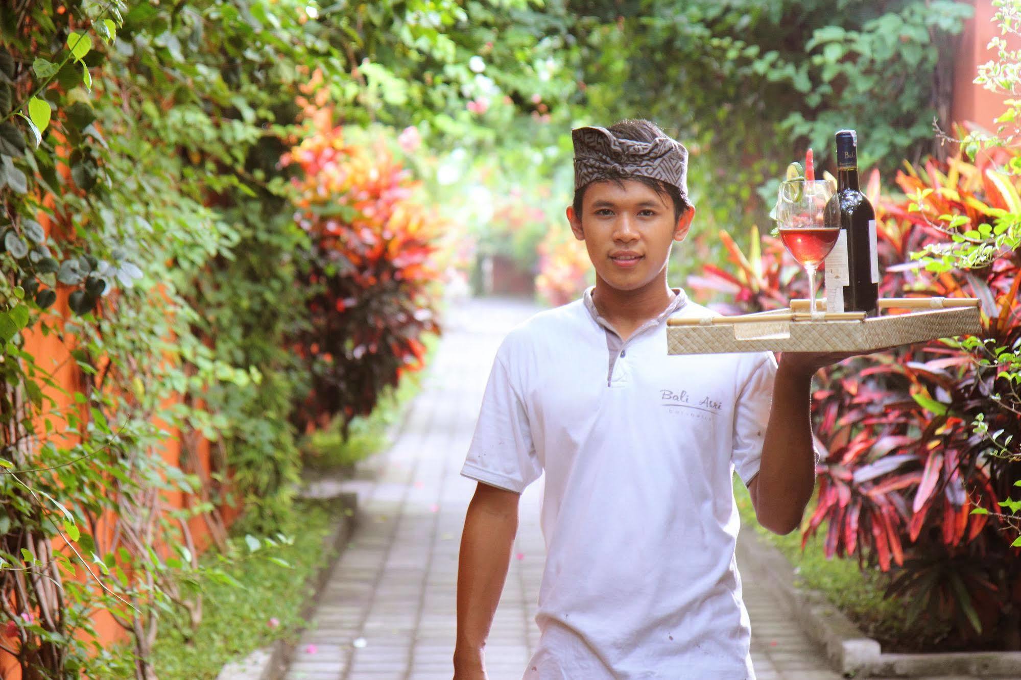 Villa Bali Asri Batubelig Seminyak Exterior foto