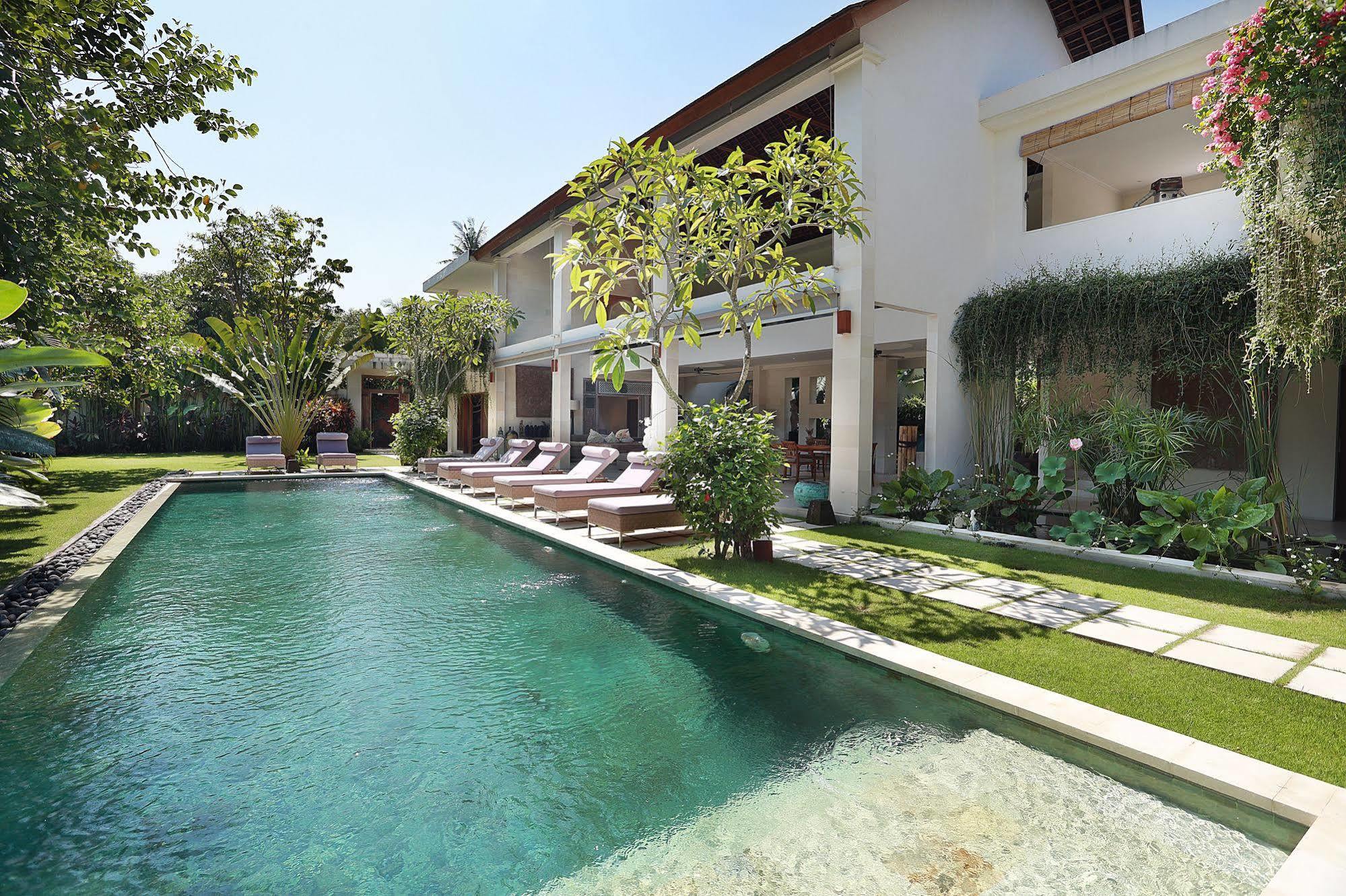 Villa Bali Asri Batubelig Seminyak Exterior foto