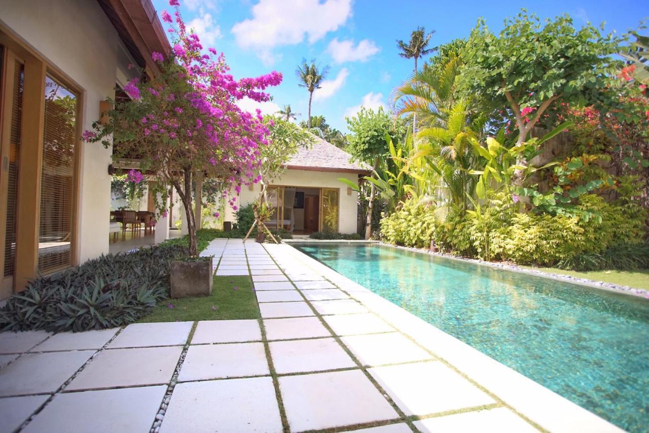 Villa Bali Asri Batubelig Seminyak Exterior foto